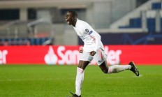 星空体育网页版登录入口-澳洲前锋射门精准，助球队轻取对手