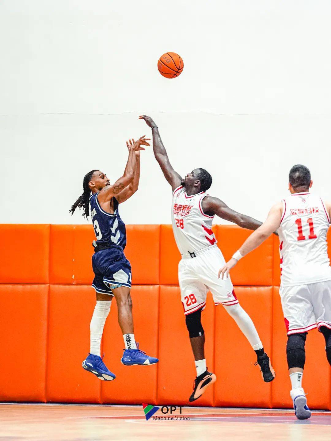 精彩纷呈的篮球盛宴,引人入胜! 精彩纷呈的篮球盛宴,引人入胜!