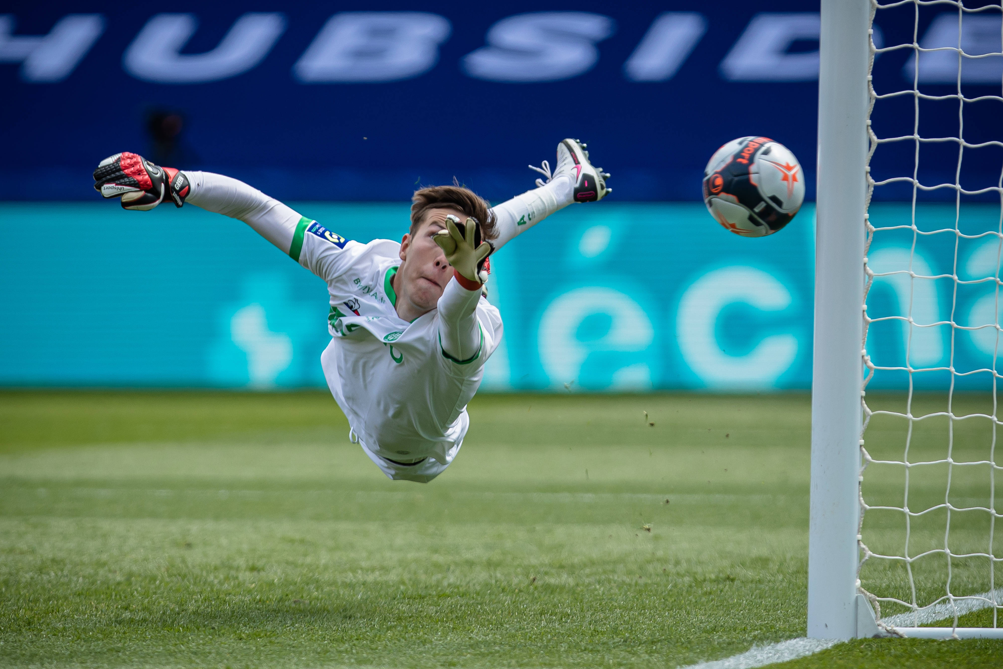 尼斯客场败北,球队状态不容乐观 尼斯客场败北,球队状态不容乐观