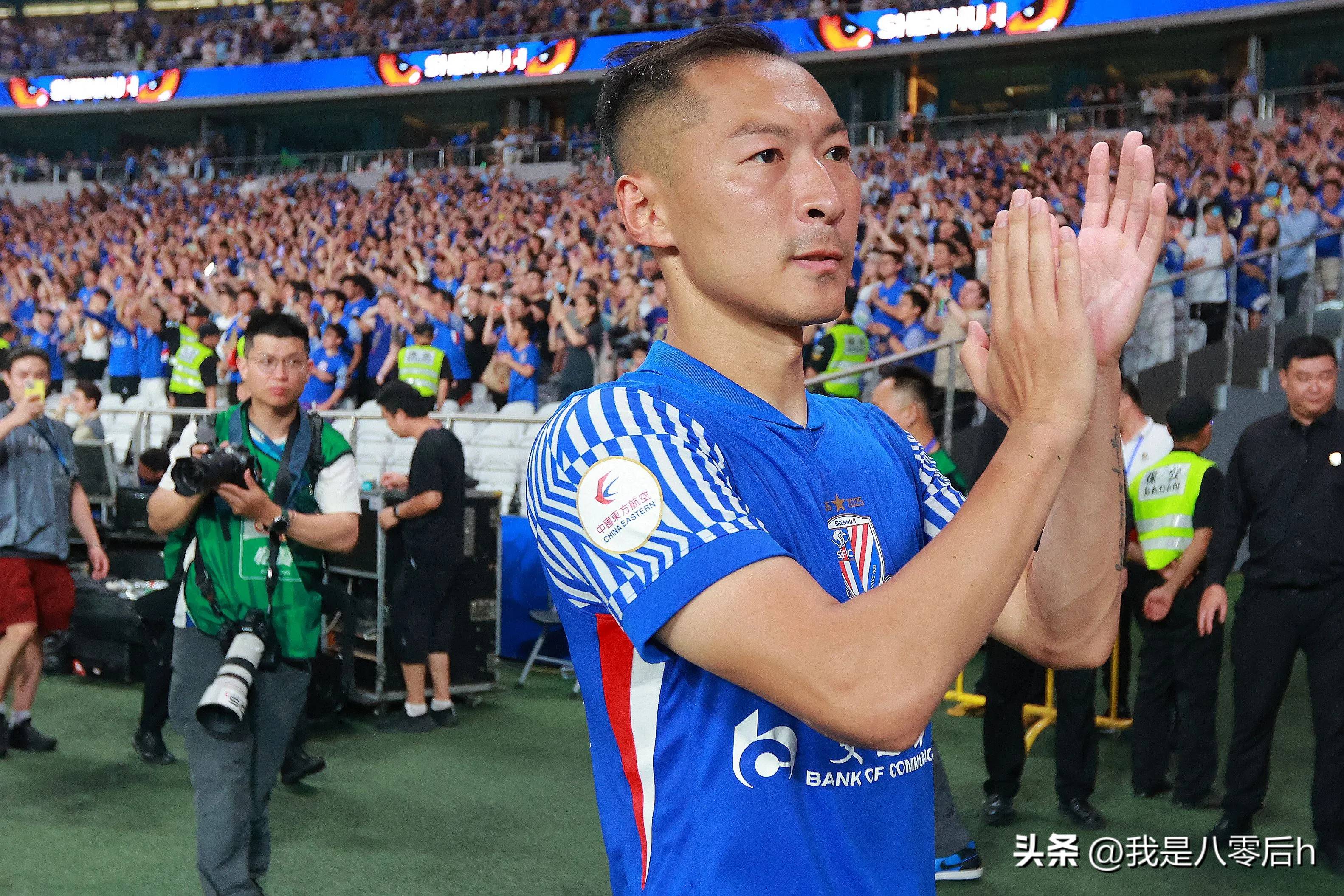 中超联赛球员表现不俗，技术娴熟