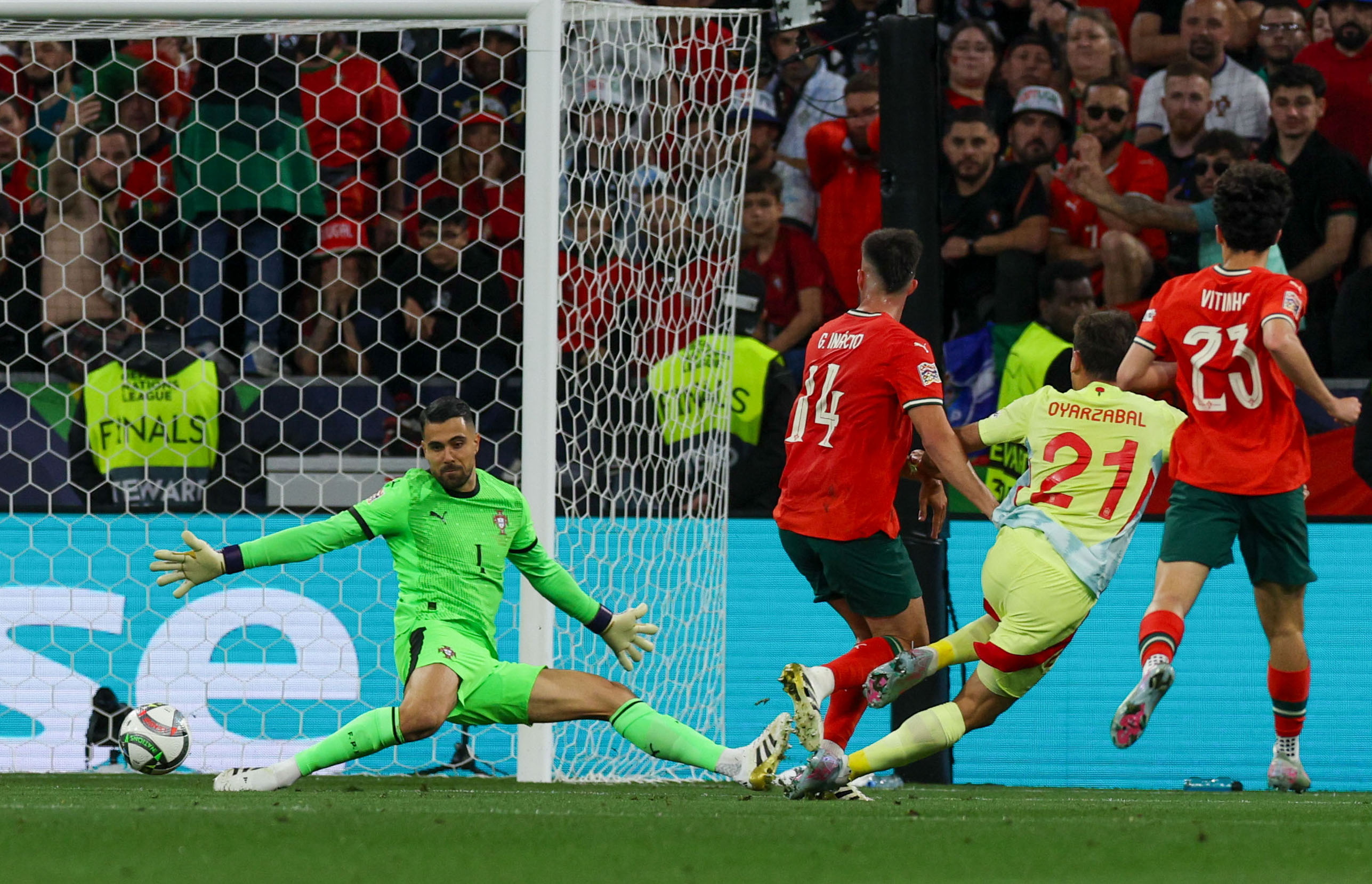 葡萄牙队在大赛中击败对手,晋级决赛阶段 葡萄牙队在大赛中击败对手,晋级决赛阶段