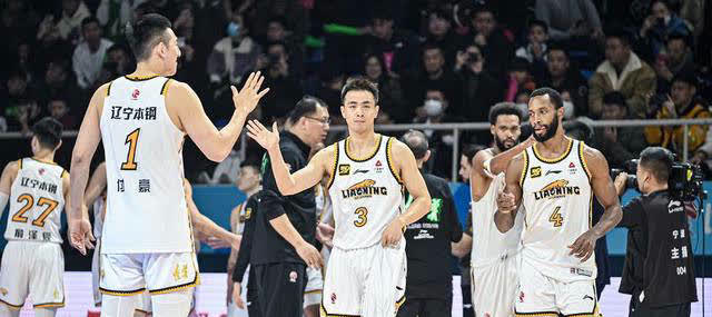 包含浙江队在场上展现出强大竞争力，击败对手的词条