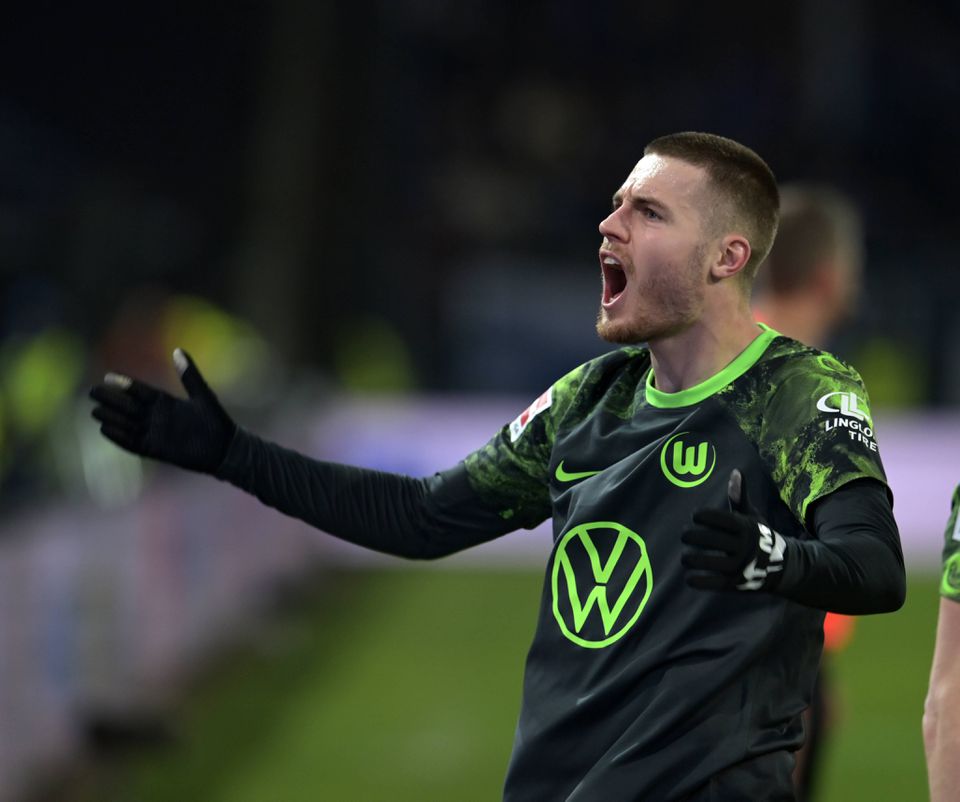 包含沃尔夫斯堡中场表现出色，或成为球队关键人物的词条