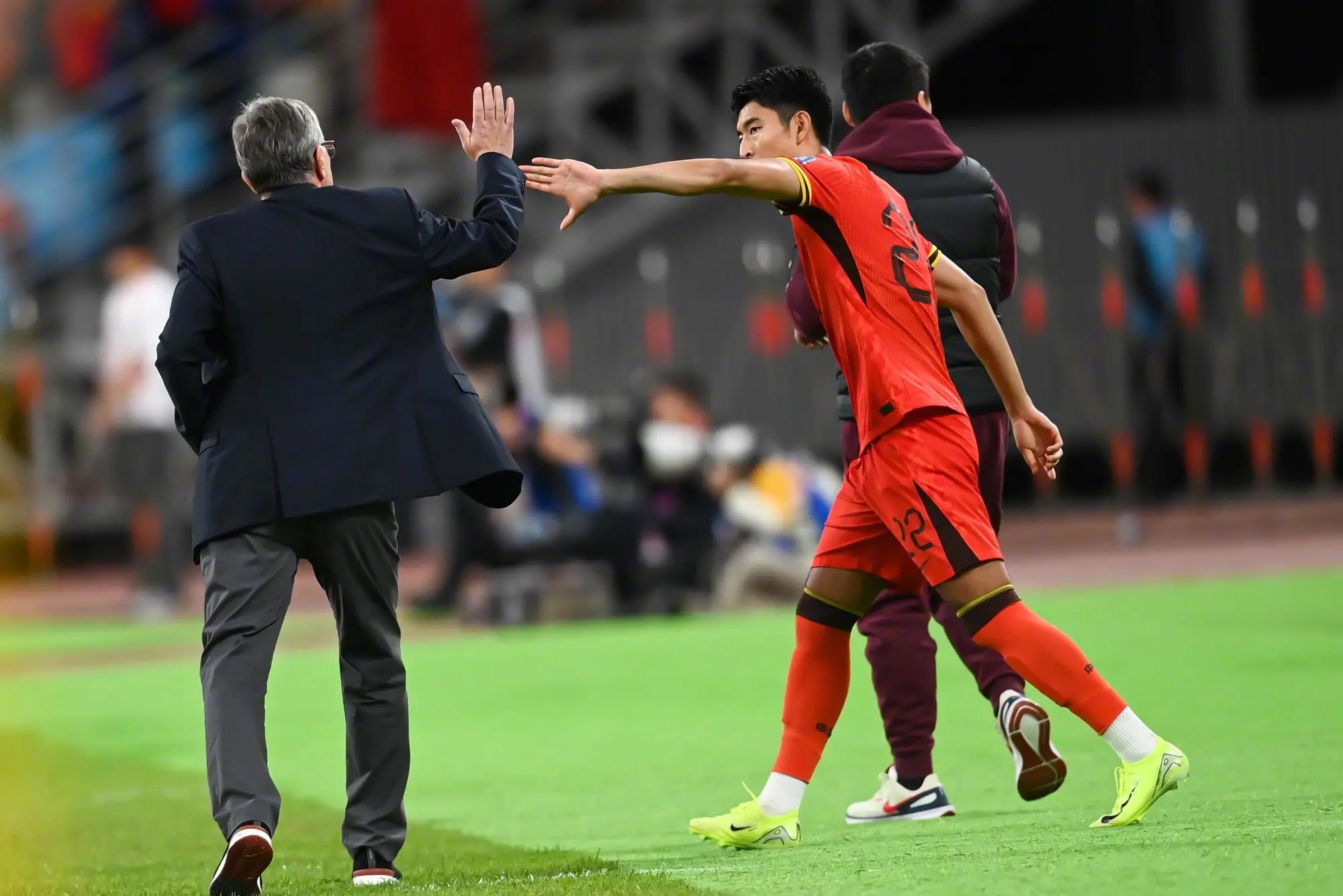 高水平对抗：世界级足球赛事势必掀起热潮的简单介绍