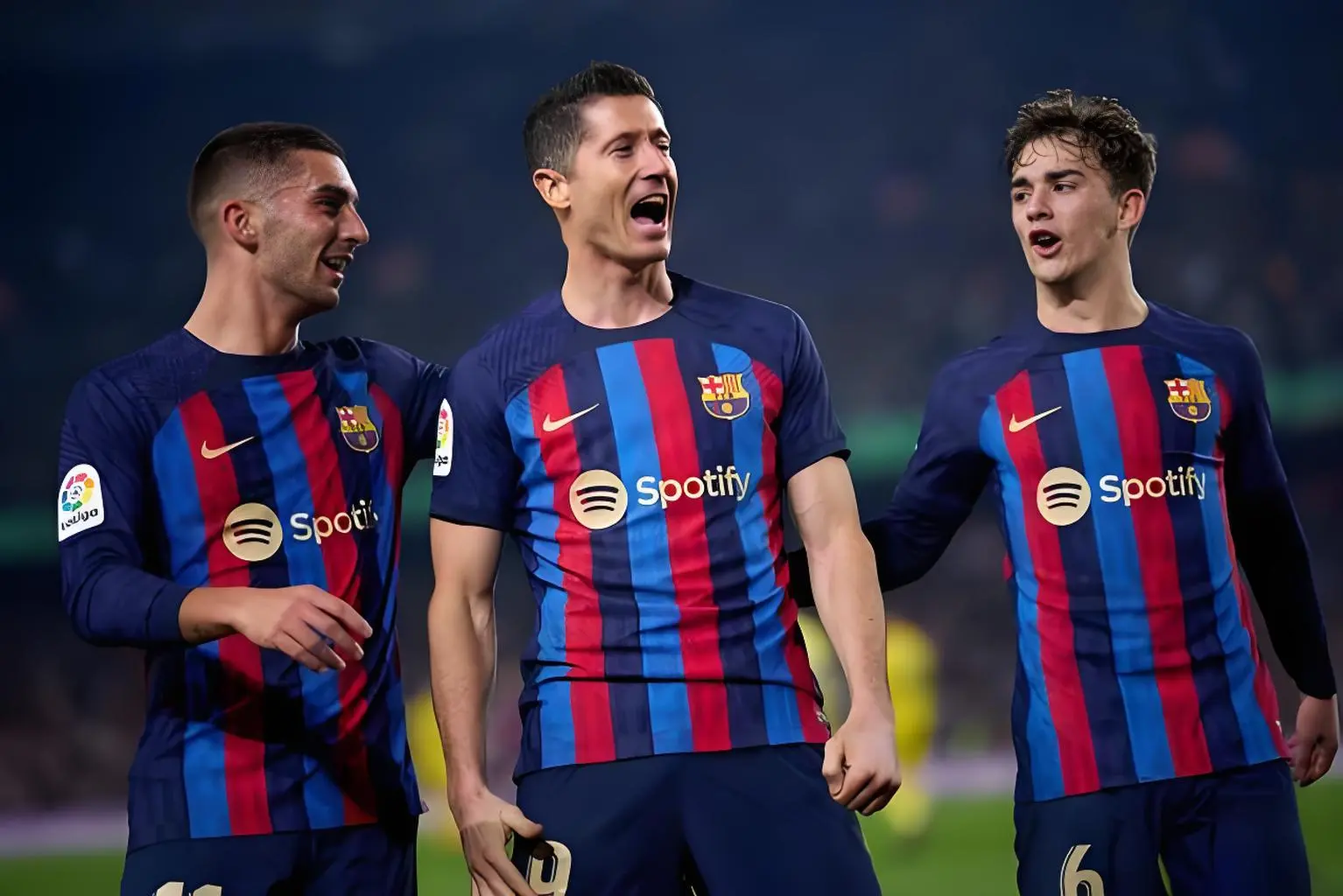 包含红蓝军团争霸赛场，胜负未定的词条