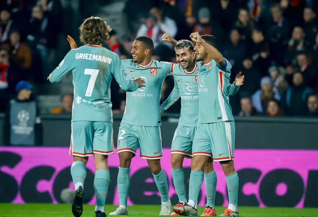 巴萨客场逆转胜利，继续追赶榜首两队