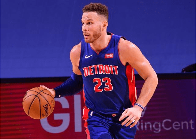 包含活塞险胜步行者，格里芬关键时刻发威的词条