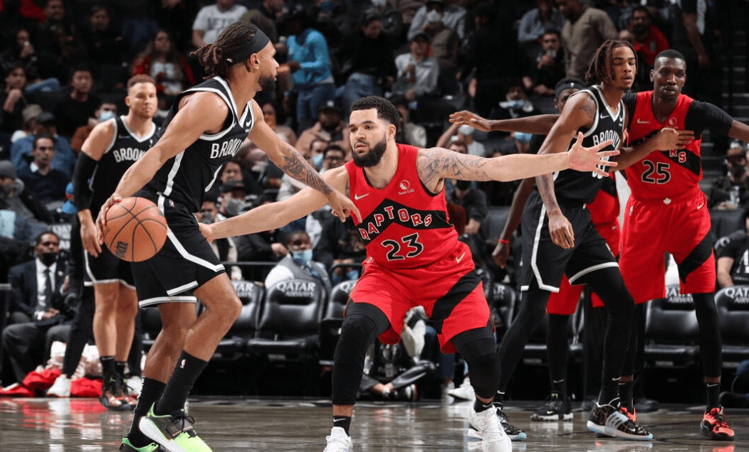 篮网队惊险取胜，保持不败壁垒