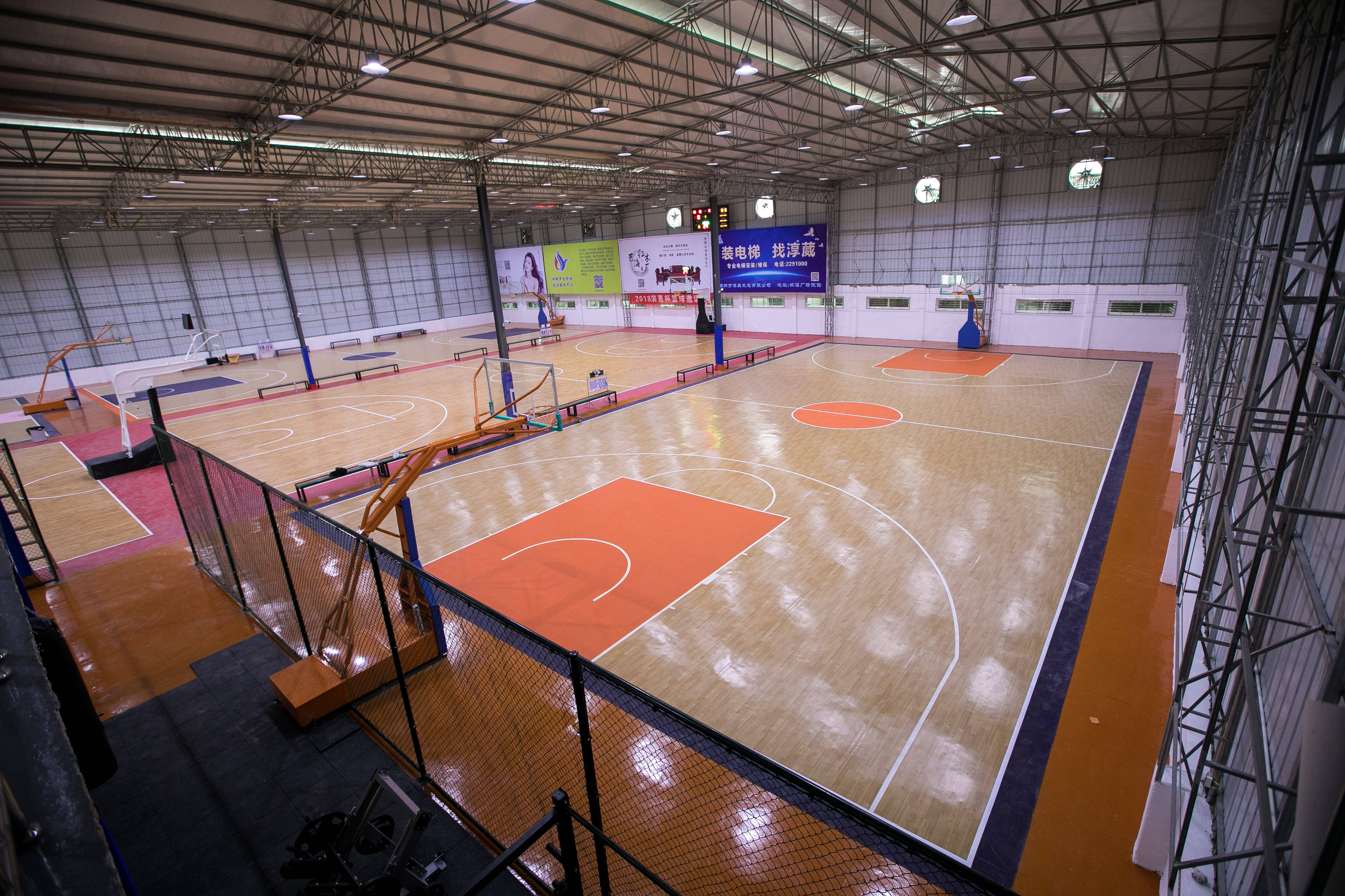 关于球场场地:比赛场地整体设施完善受关注的信息 关于球场场地:比赛场地整体设施完善受关注的信息