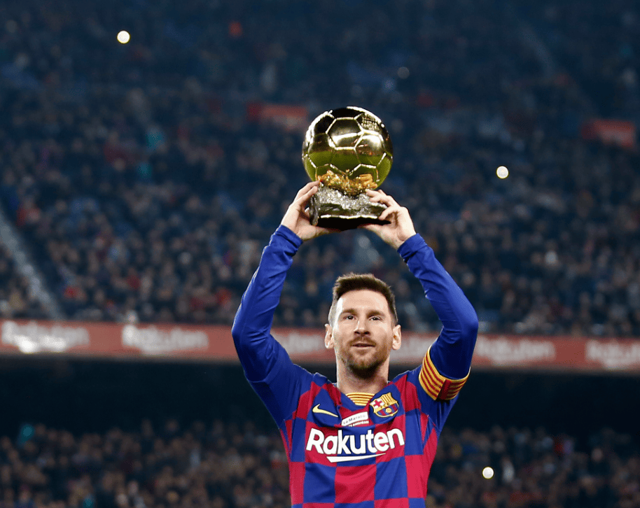 梅西梅开二度，巴萨大胜奥萨苏纳