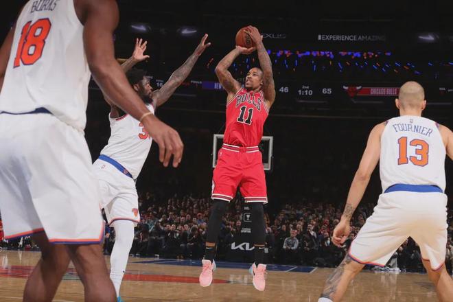 马刺大胜灰熊，德罗赞拿下三双