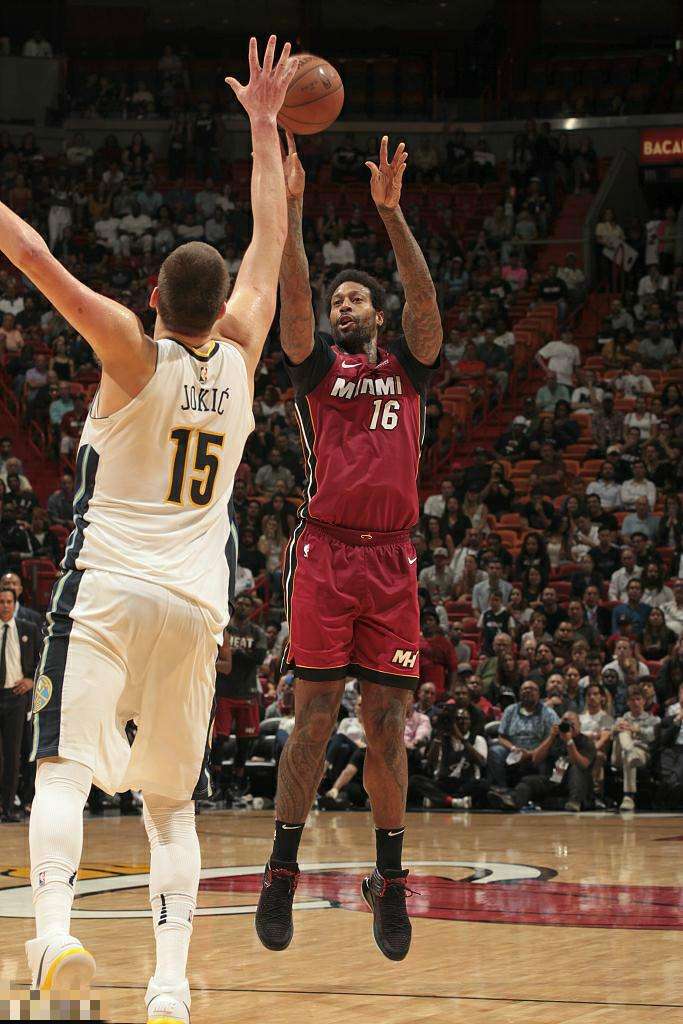 火箭大胜黄蜂,约翰逊砍下25分 火箭大胜黄蜂,约翰逊砍下25分