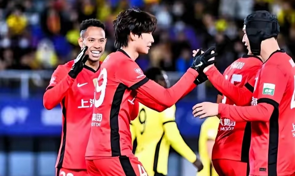 包含篮球德比日益激烈,球队争夺冠军荣耀的词条 包含篮球德比日益激烈,球队争夺冠军荣耀的词条